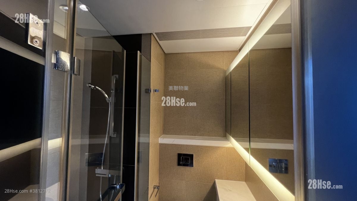 Queen's Cube Sell 289 ft²