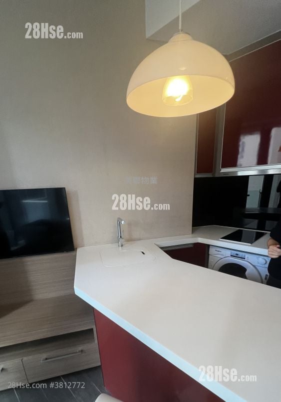 Queen's Cube Sell 289 ft²