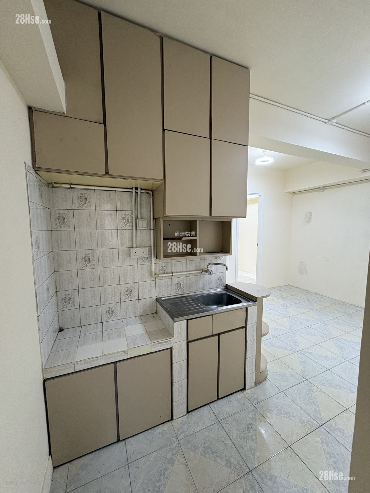 Chinese Mansion Rental 3 Bedrooms , 1 Bathroom 363 ft²