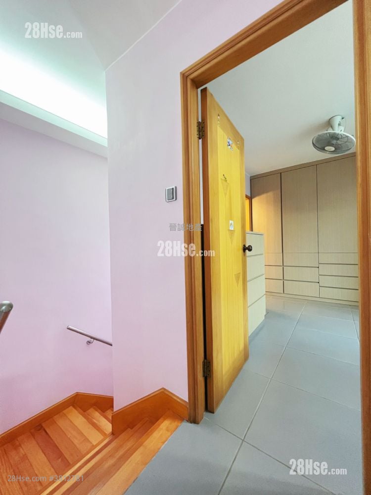 Rhine Terrace Sell 1,206 ft²