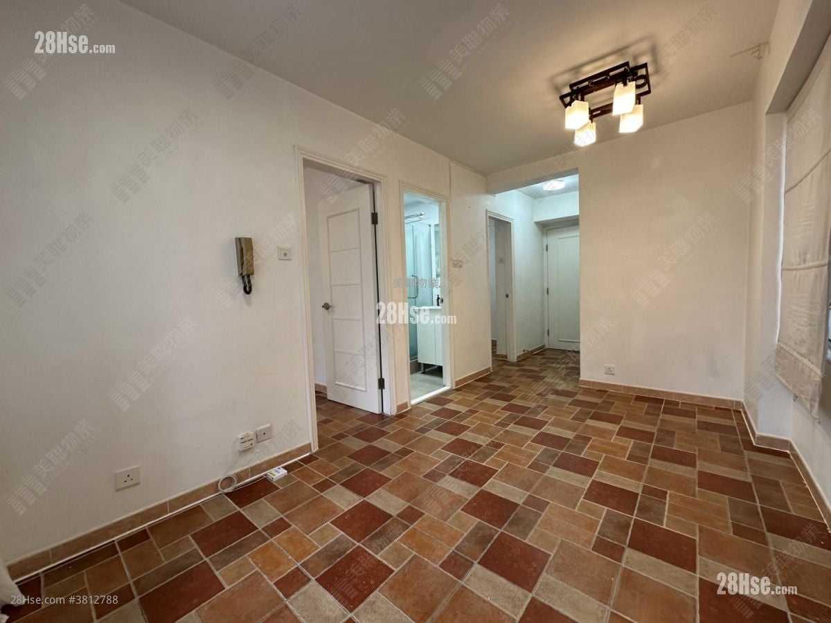 新葵芳花园 租盘 2 房 , 1 浴室 400 平方尺