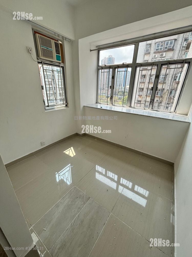 Wah Hing Building Rental Studio , 1 Bathroom