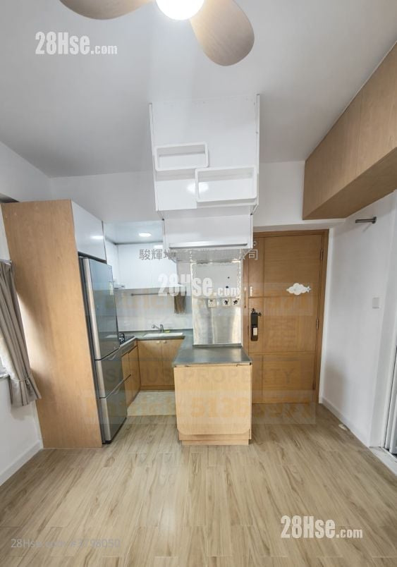Hung Wai Building Sell 2 Bedrooms , 1 Bathroom 306 ft²