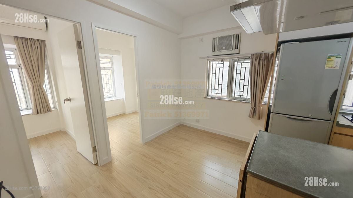 Hung Wai Building Sell 2 Bedrooms , 1 Bathroom 306 ft²