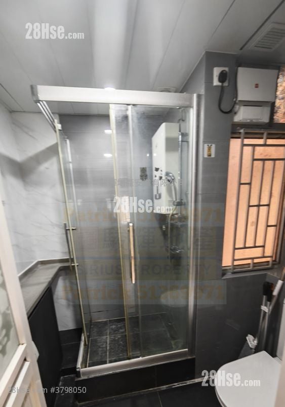 Hung Wai Building Sell 2 Bedrooms , 1 Bathroom 306 ft²