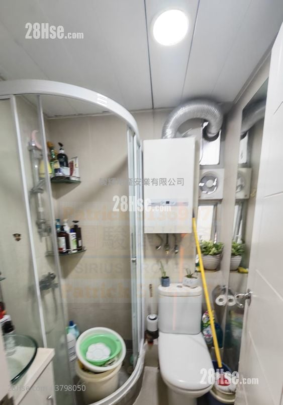 Hung Wai Building Sell 2 Bedrooms , 1 Bathroom 306 ft²