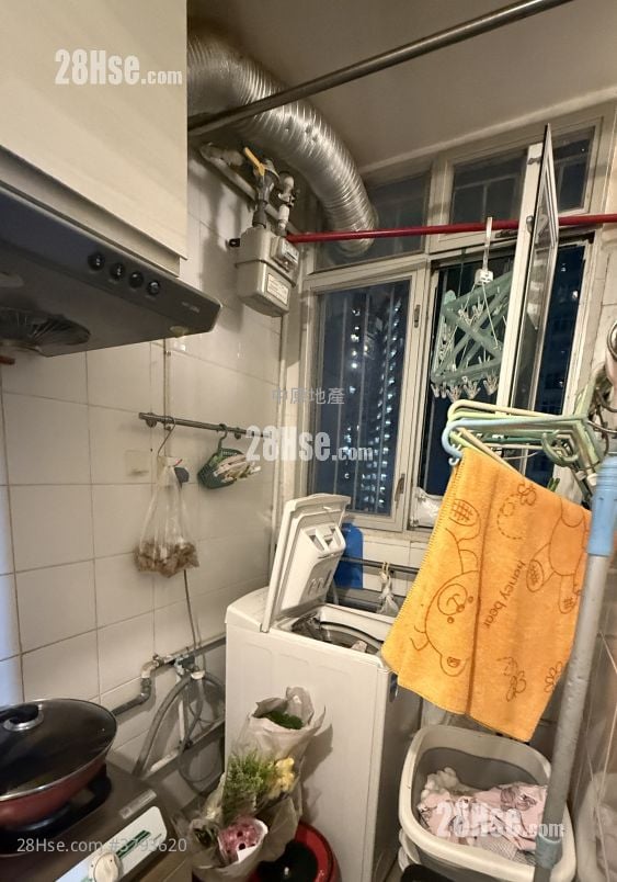 黄大仙下邨(一区) 售盘 2 房 376 平方尺