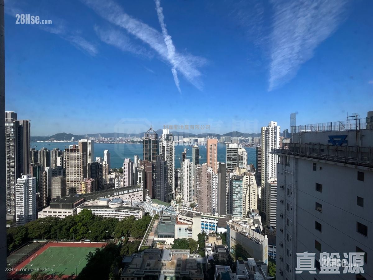 Parkway Court Sell 3 Bedrooms 1,051 ft²