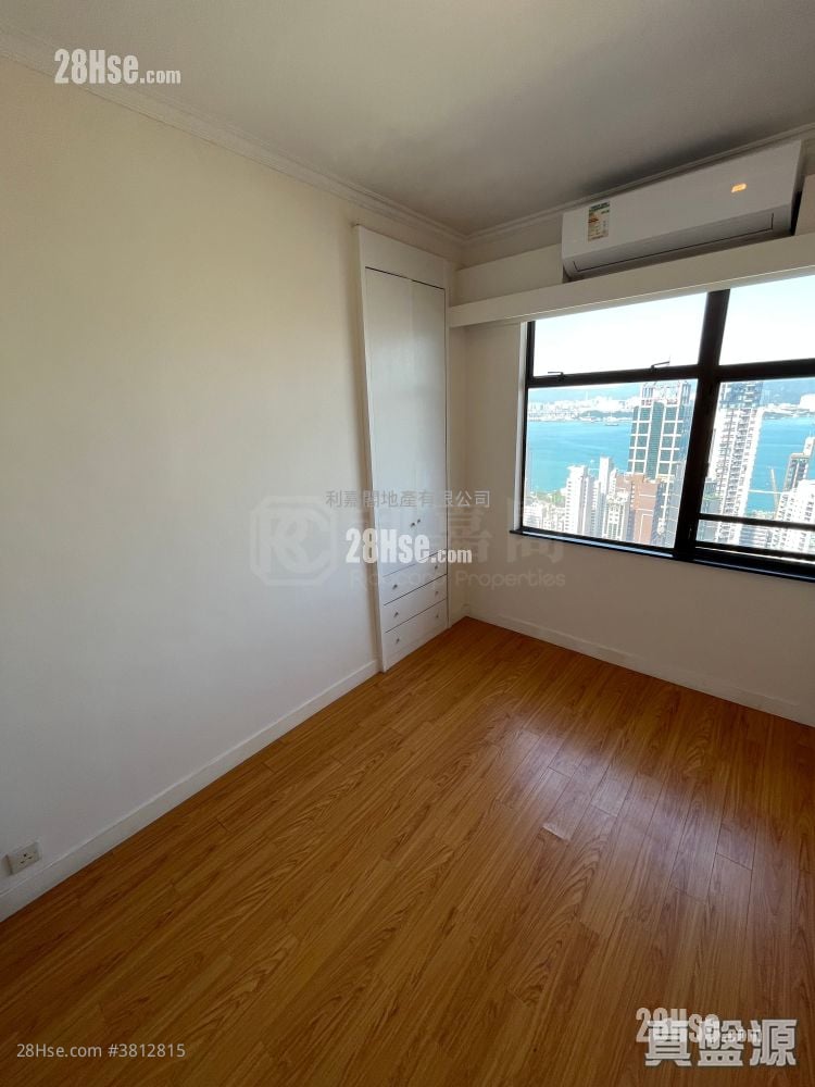 Parkway Court Sell 3 Bedrooms 1,051 ft²