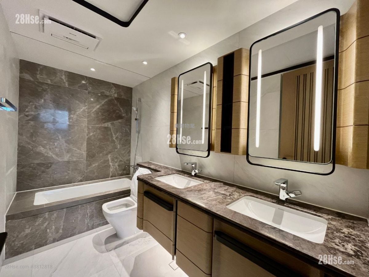 bathroom: Ontolo Sell 4 Bedrooms , 4 Bathrooms 1,752 ft²