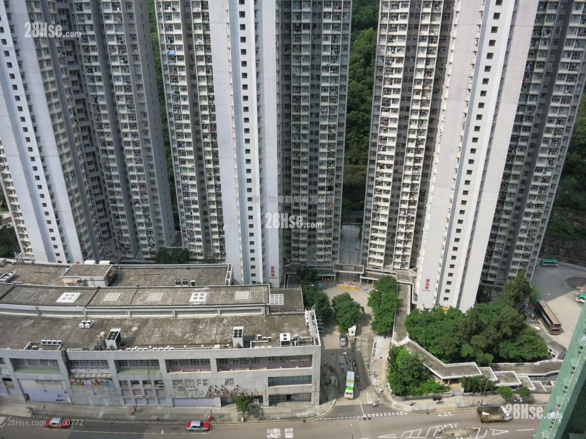 Hong Pak Court Sell 3 Bedrooms , 1 Bathroom 554 ft²