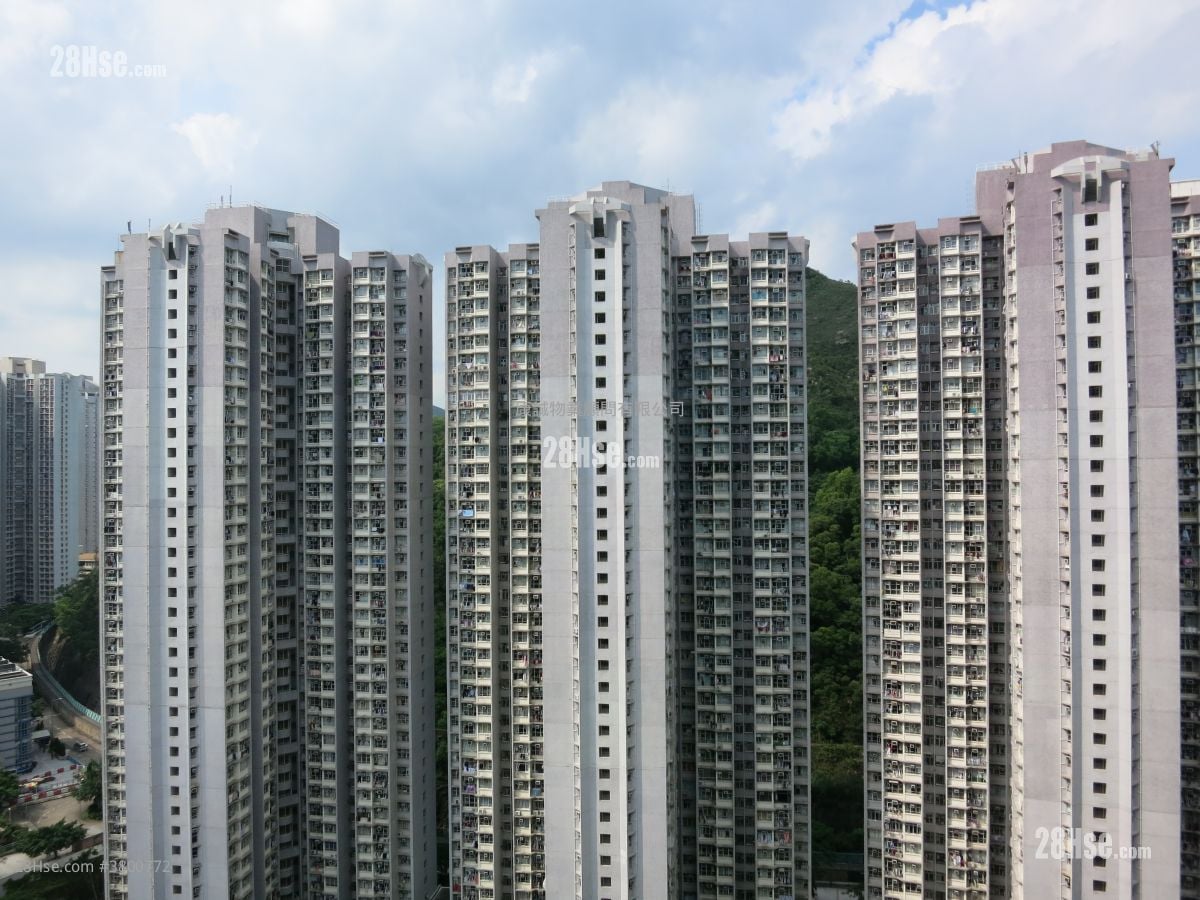 Hong Pak Court Sell 3 Bedrooms , 1 Bathroom 554 ft²