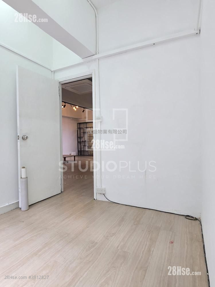 Waford Industrial Building Rental 2 Bedrooms , 2 Toilets