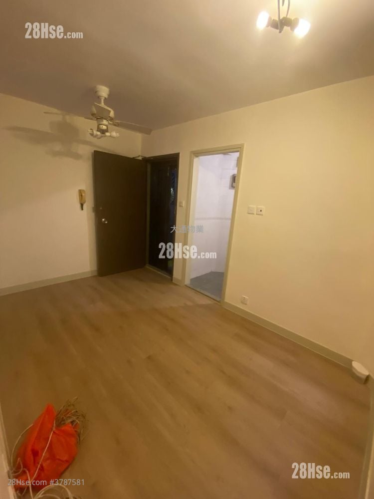 Shaukeiwan Plaza Rental 2 Bedrooms , 1 Bathroom 344 ft²