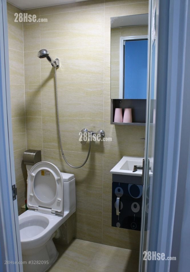 Sun Hing Building Sell 5+ Bedrooms , 5+ Bathrooms 868 ft²