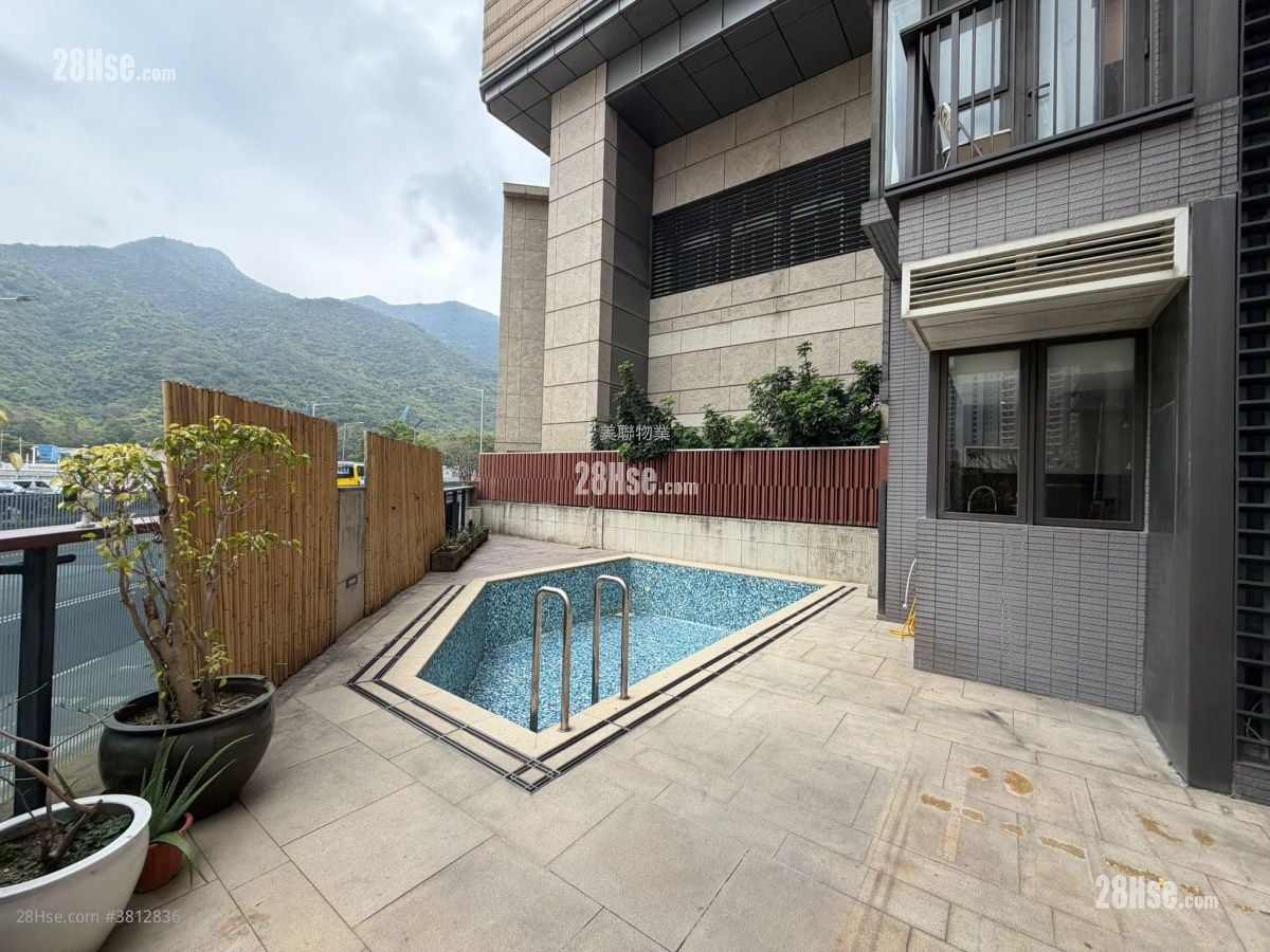 The Visionary Sell 4 Bedrooms , 5+ Bathrooms 1,975 ft²