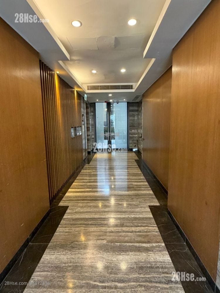 The Visionary Sell 4 Bedrooms , 5+ Bathrooms 1,975 ft²