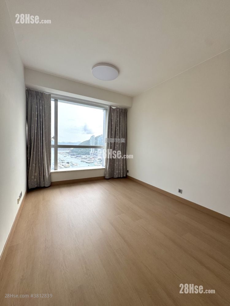 Marinella Rental 4 Bedrooms , 3 Bathrooms 1,650 ft²