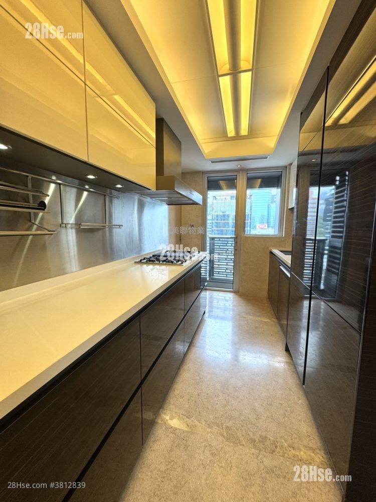 Marinella Rental 4 Bedrooms , 3 Bathrooms 1,650 ft²