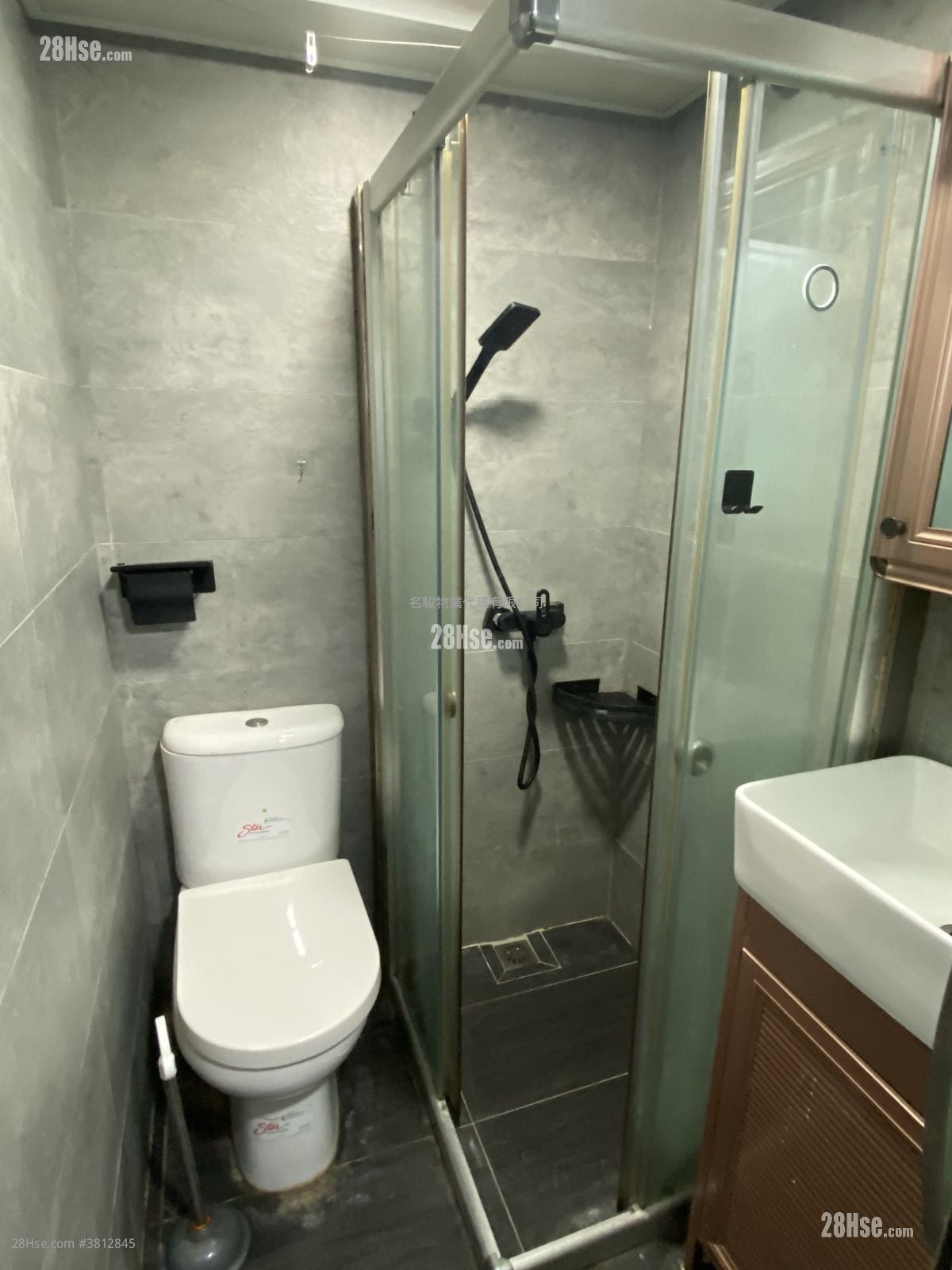 鑽石大樓 租盤 開放式間隔 , 1 浴室 130 平方呎