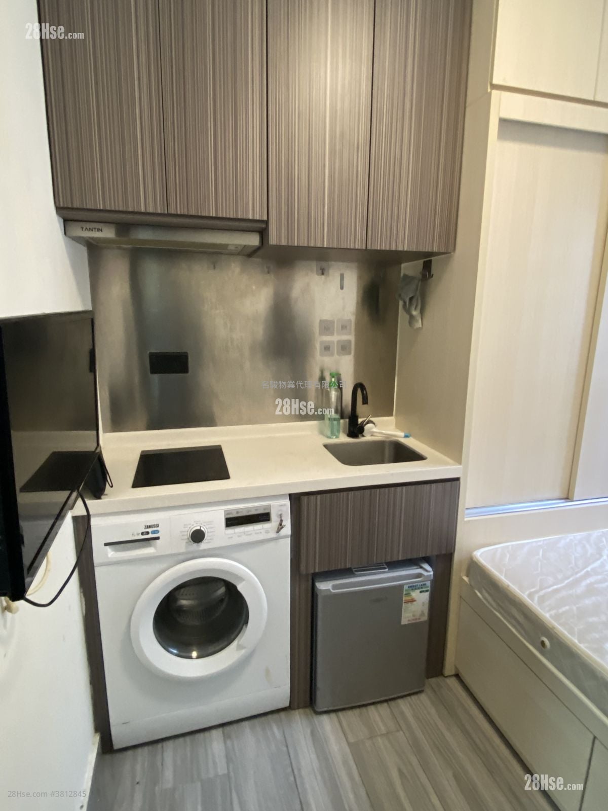 鑽石大樓 租盤 開放式間隔 , 1 浴室 130 平方呎