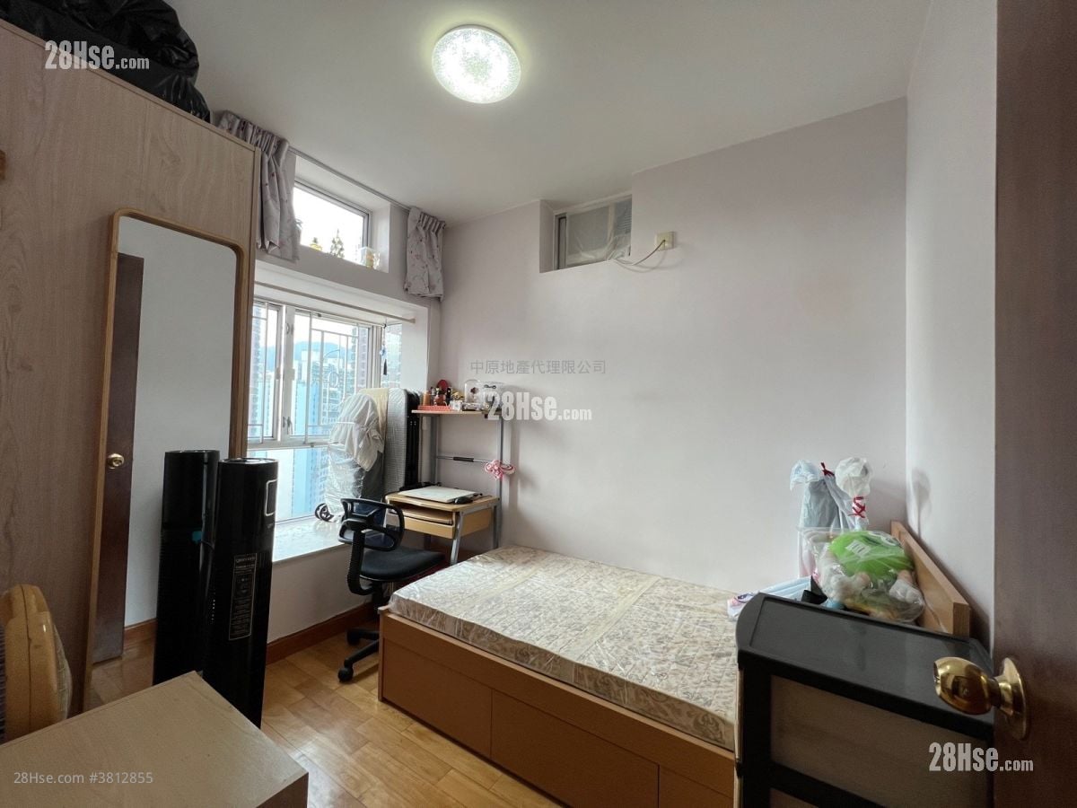 bedroom 2: Discovery Park Sell 3 Bedrooms , 2 Bathrooms 658 ft²