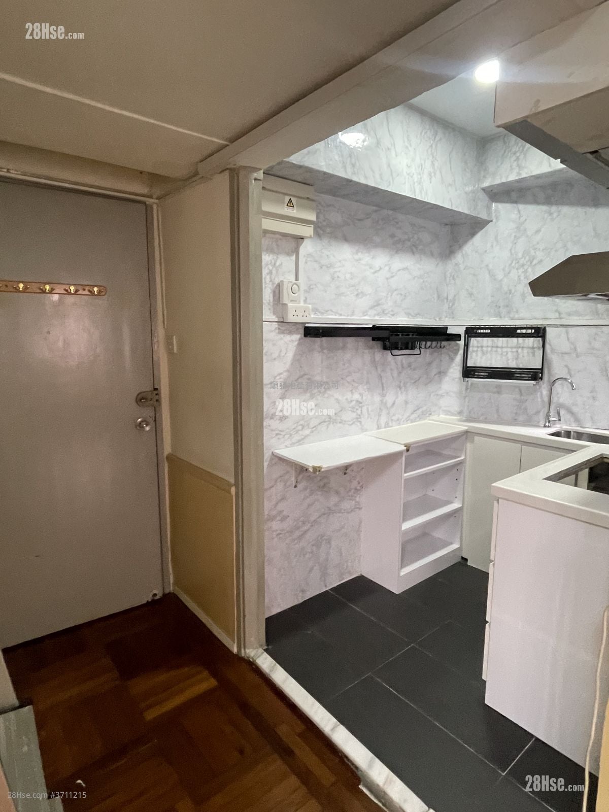 昌伟大厦 租盘 372 平方尺