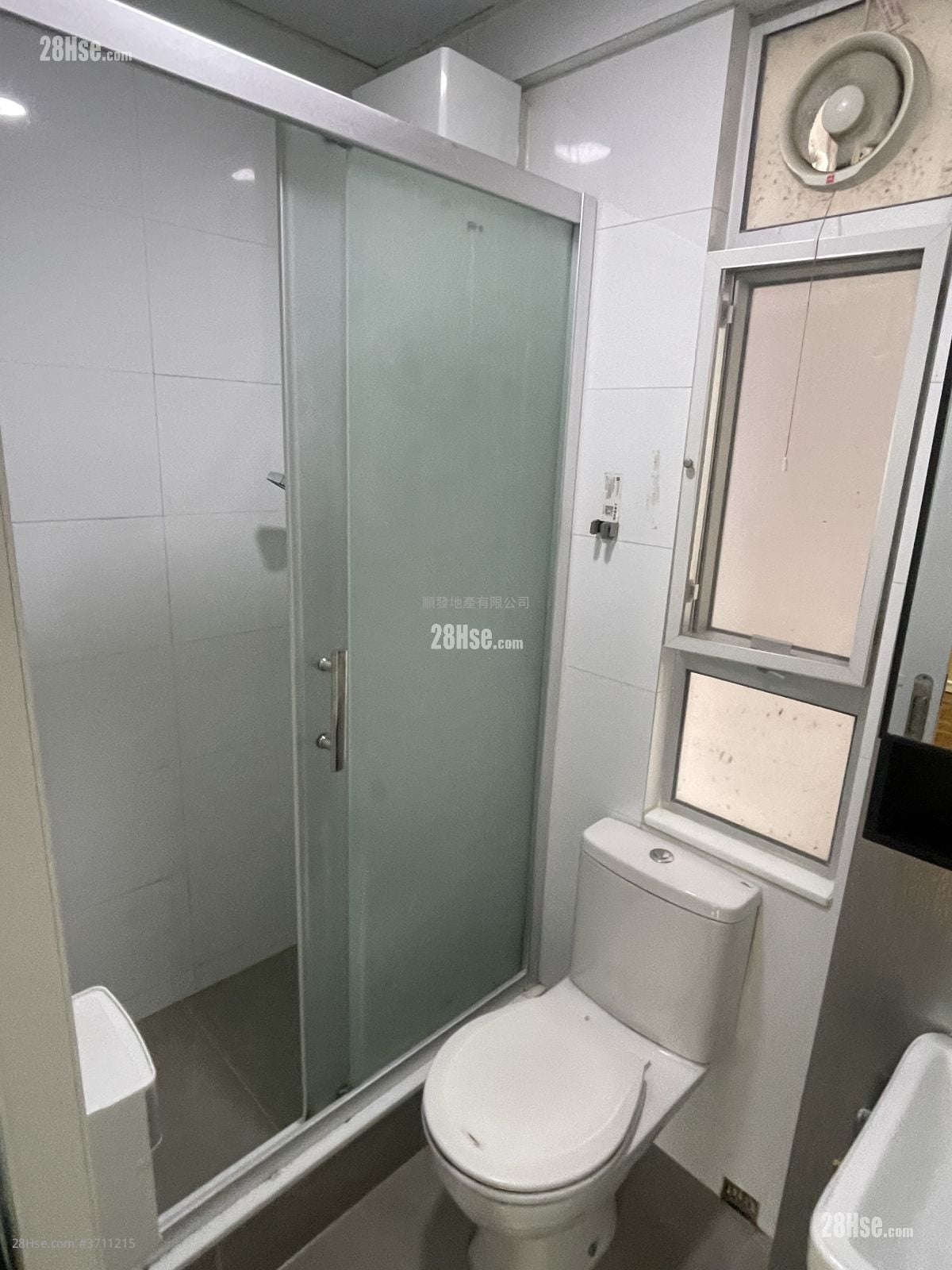 昌伟大厦 租盘 372 平方尺