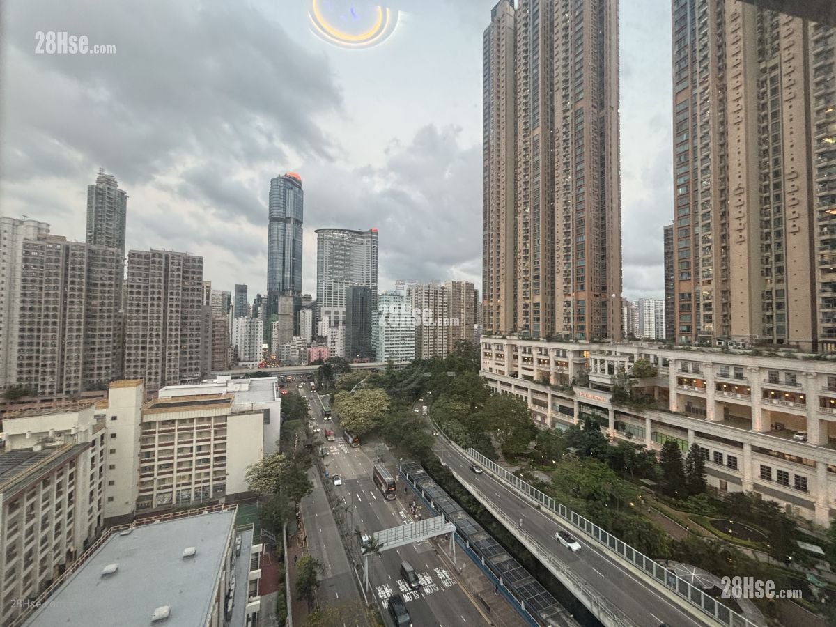 Cherry Mansion Rental 3 Bedrooms , 1 Bathroom 455 ft²