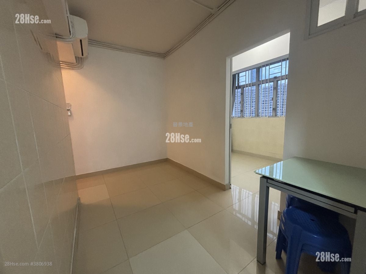 Cherry Mansion Rental 3 Bedrooms , 1 Bathroom 455 ft²