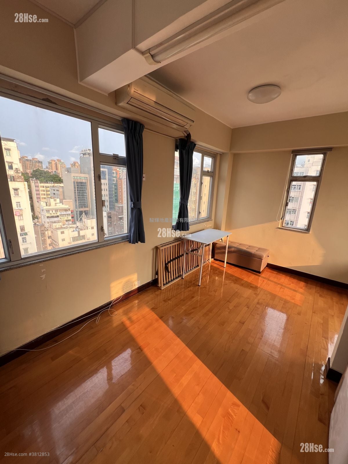 兆豐大廈 租盤 開放式間隔 , 1 浴室 237 平方呎