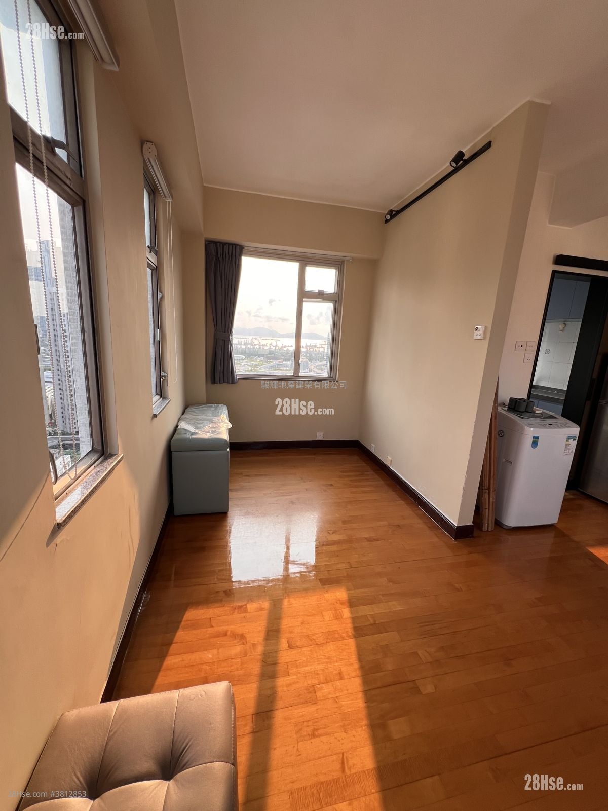 兆豐大廈 租盤 開放式間隔 , 1 浴室 237 平方呎