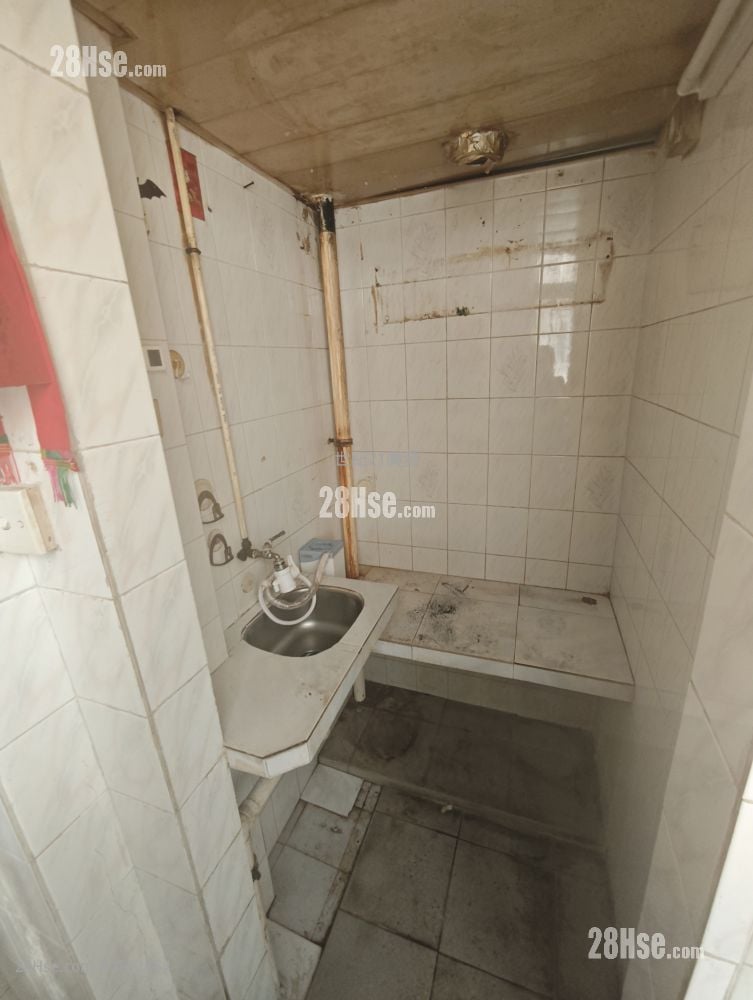 荔枝角道224号 售盘 3 房 , 1 浴室 679 平方尺