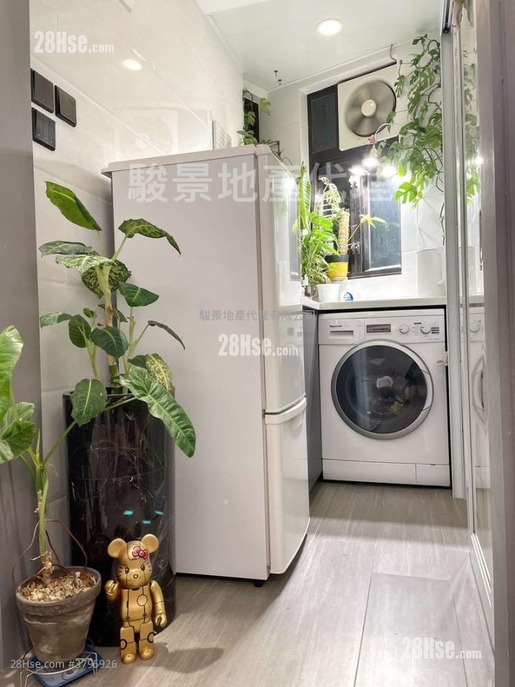 Yee Bo Mansion Sell 1 Bedroom , 1 Bathroom 321 ft²