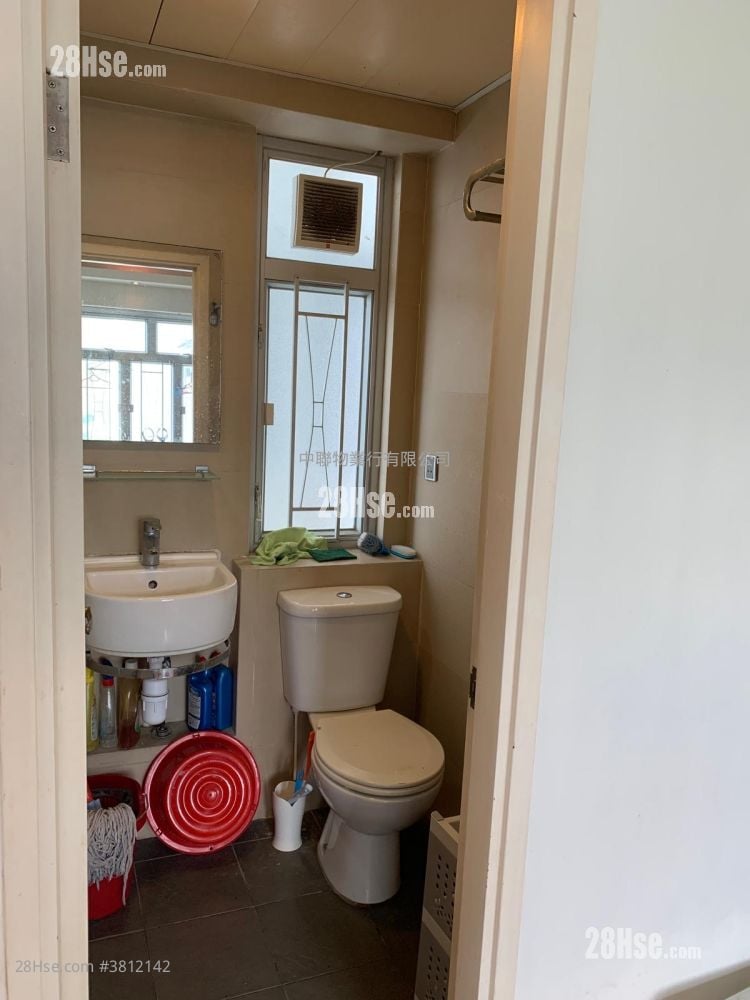 金辉花园 租盘 386 平方尺