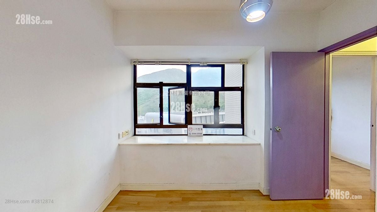 master room: Mayfair Gardens Sell 2 Bedrooms , 1 Bathroom 432 ft²