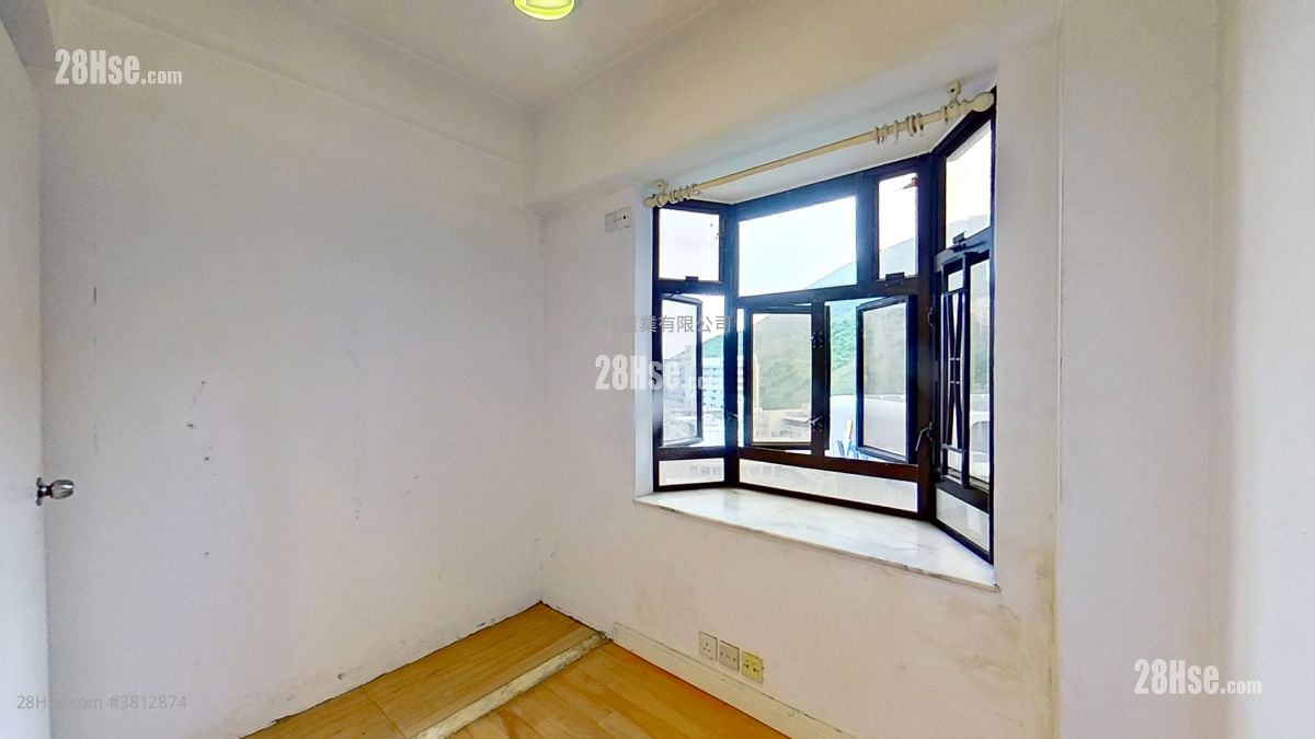 bedroom 2: Mayfair Gardens Sell 2 Bedrooms , 1 Bathroom 432 ft²