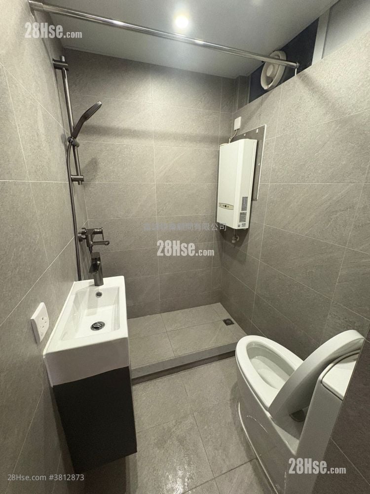 Tak Tin Estate Rental 381 ft²