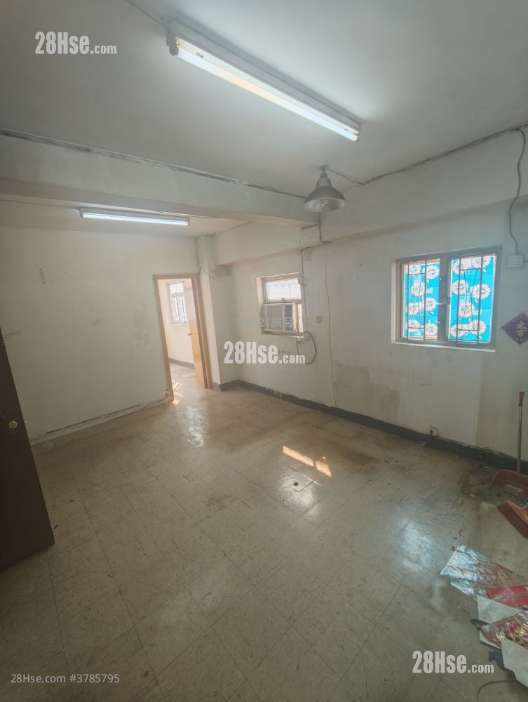 荔枝角道224号 售盘 3 房 , 1 浴室 679 平方尺