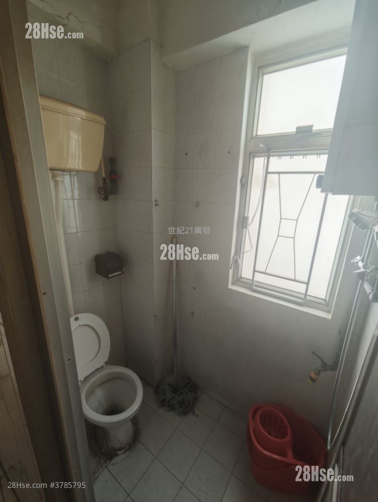 荔枝角道224号 售盘 3 房 , 1 浴室 679 平方尺