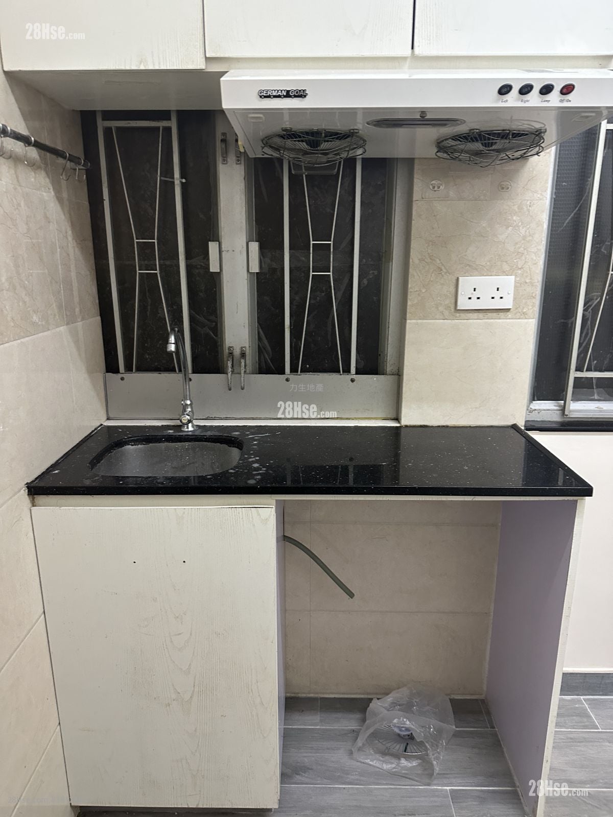 Kiu Yip Mansion Rental 1 Bedroom , 1 Bathroom 180 ft²