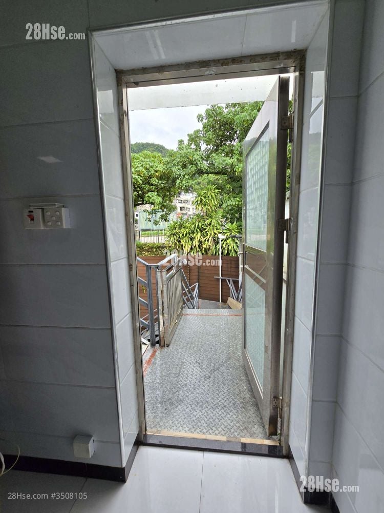 老圍村165號 Rental 2 Bedrooms , 1 Bathroom 450 ft²