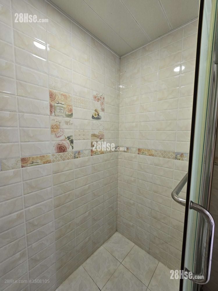 老圍村165號 Rental 2 Bedrooms , 1 Bathroom 450 ft²