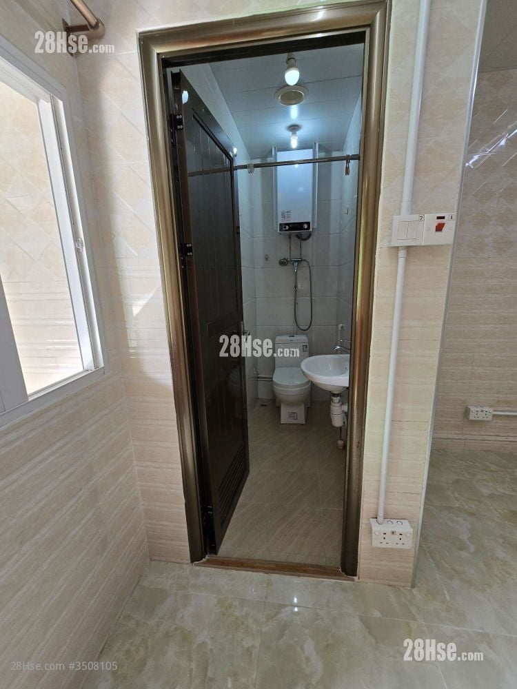 老圍村165號 Rental 2 Bedrooms , 1 Bathroom 450 ft²