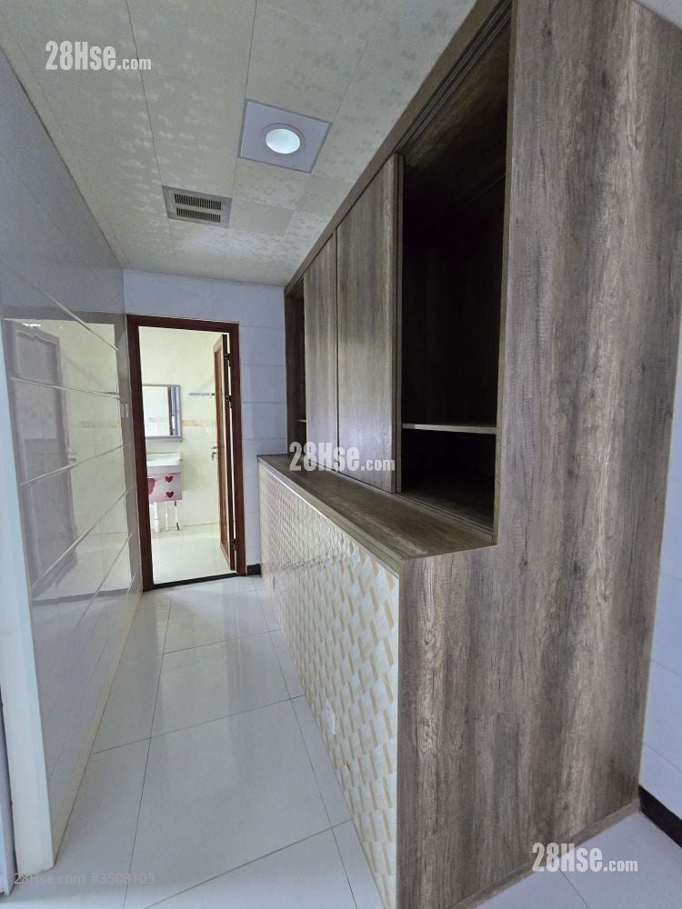 老圍村165號 Rental 2 Bedrooms , 1 Bathroom 450 ft²