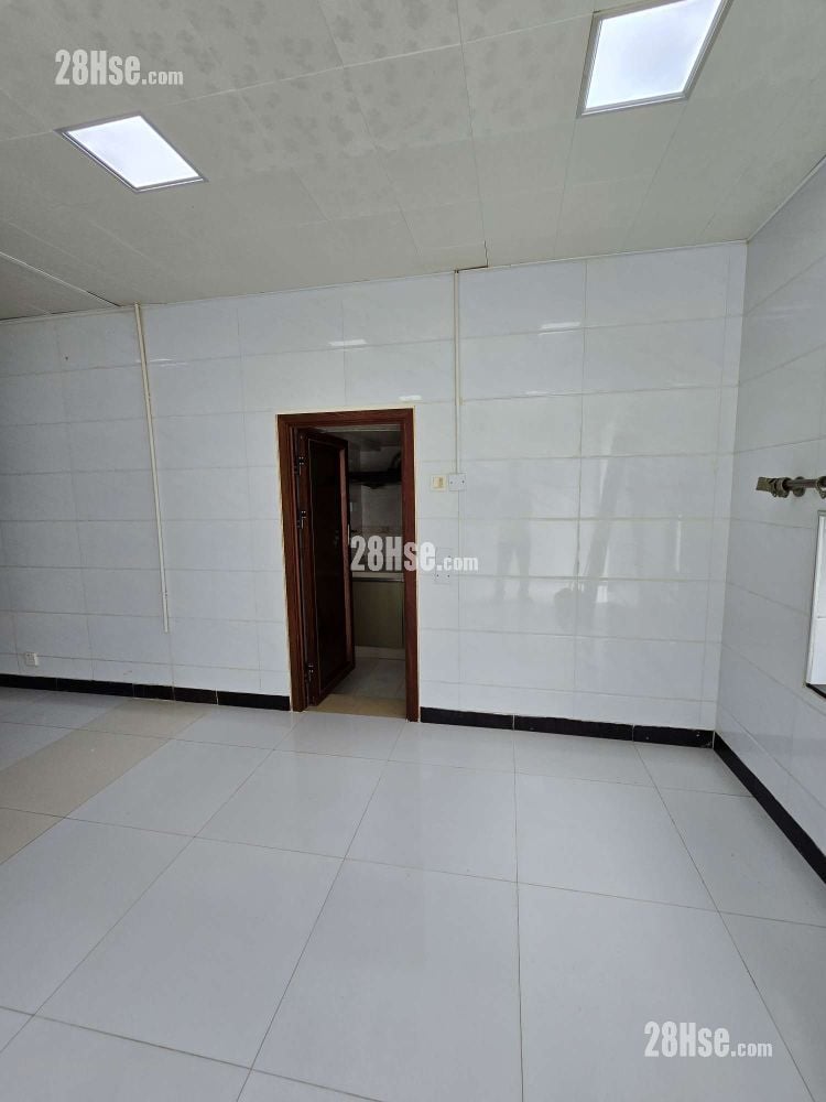 老圍村165號 Rental 2 Bedrooms , 1 Bathroom 450 ft²