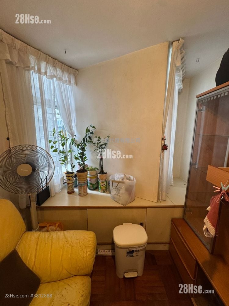 New Jade Garden Sell 3 Bedrooms , 1 Bathroom 533 ft²