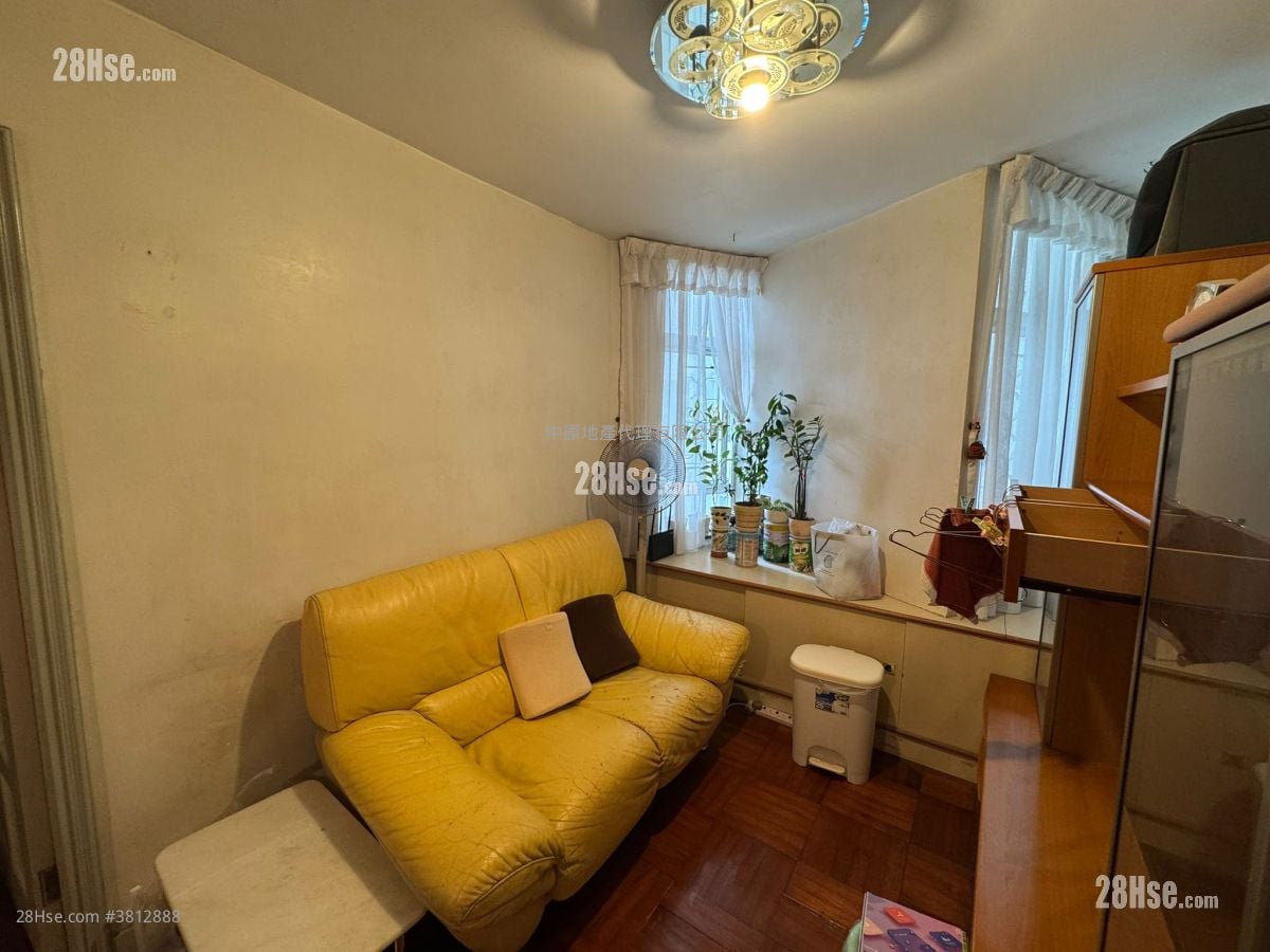 New Jade Garden Sell 3 Bedrooms , 1 Bathroom 533 ft²