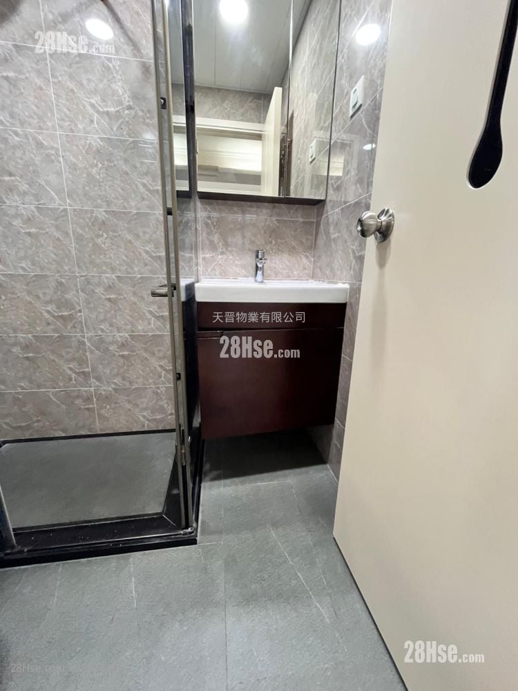 Fu Hong Building Sell 2 Bedrooms , 1 Bathroom