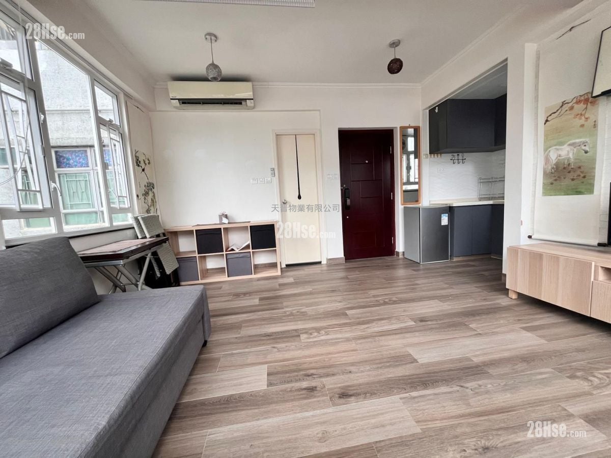 Fu Hong Building Sell 2 Bedrooms , 1 Bathroom